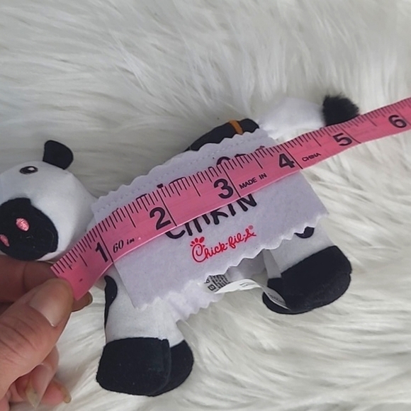 Chick-fil-A Eat Mor Chikin Small Mini Cow Plush Stuffed Animal Collectible Toy - Picture 9 of 10